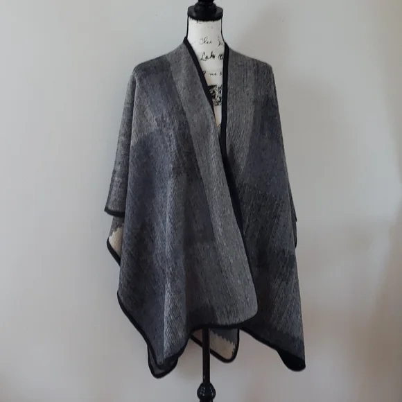 Gray Plaid Women WOOL Blend  Open Front Boho Cape Wrap Sweater Coat - Picture 11 of 16